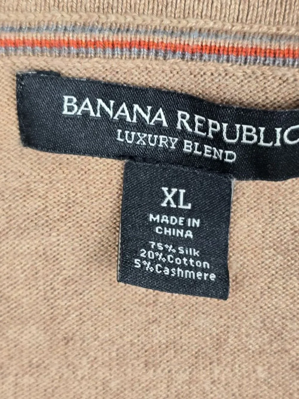 Banana Republic Mens XL Luxury Blend Tan V-Neck Sweater Silk Cotton Cashmere